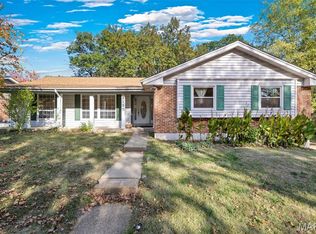 1115 Dutch Mill Dr, Ballwin, MO 63011