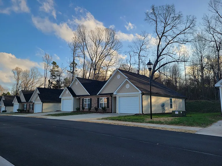 1197 Zoo City Ln — Photo 1