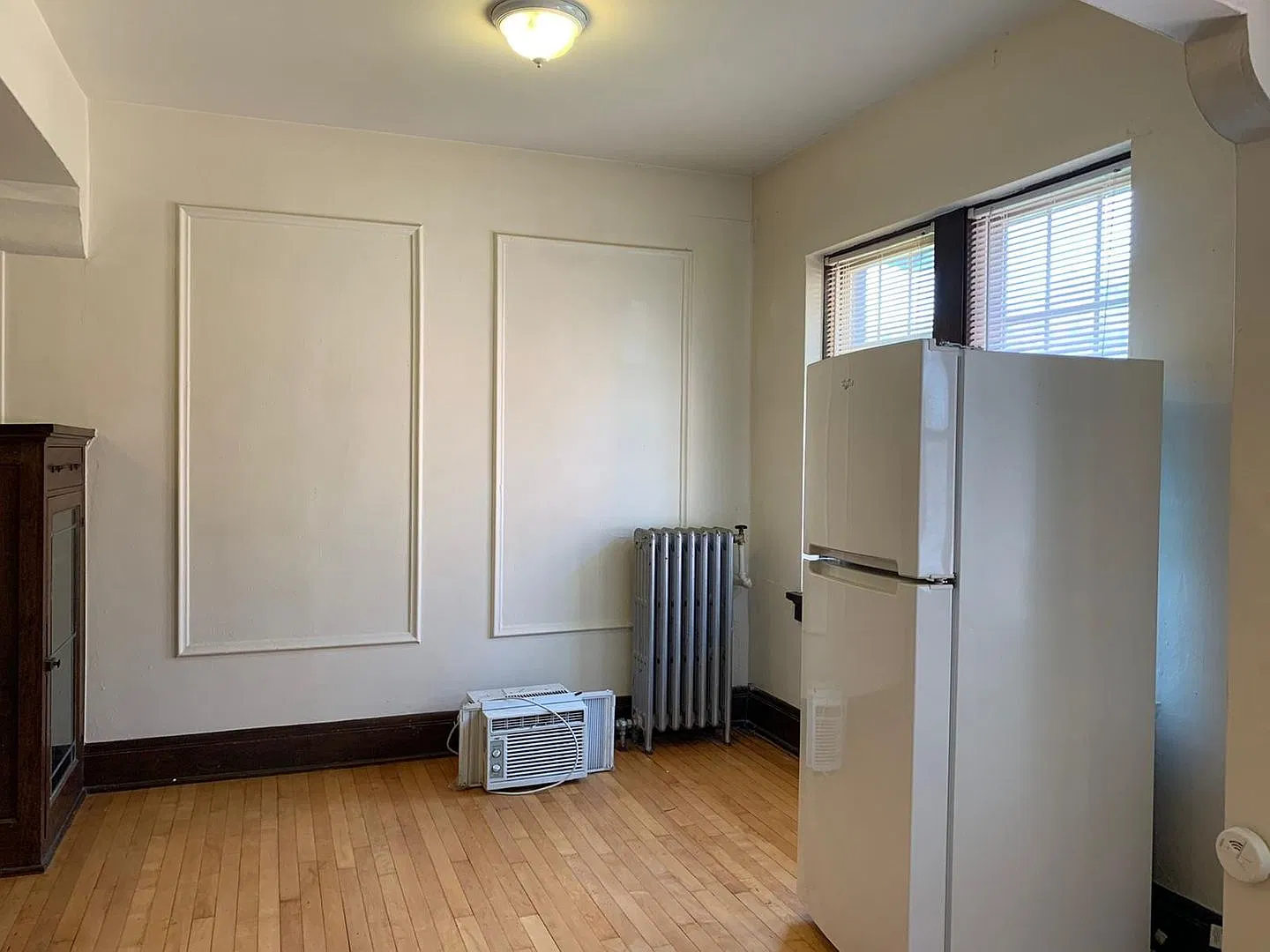 2822 First — Photo 2