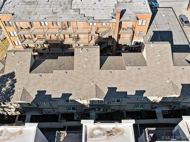 1407 S Saint Louis Ave #B — Photo 37
