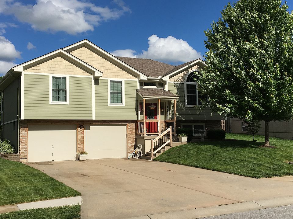 1st image of 1613 NE Stonewood Dr