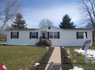 84 Sandybrook Dr, Hamlin, NY 14464