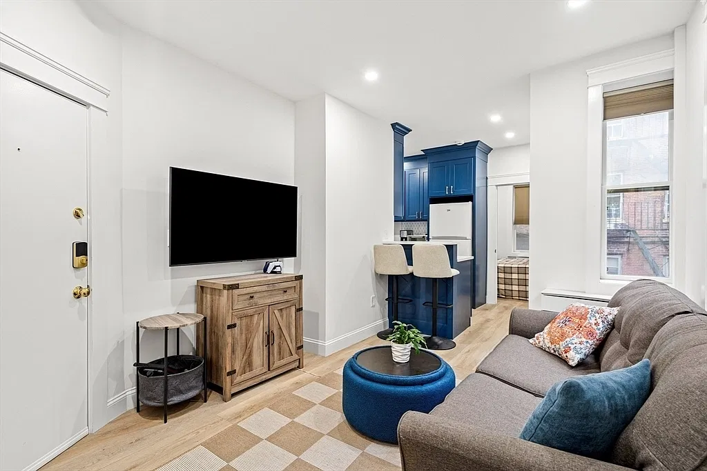 1 bed, $3,700 — Photo 4