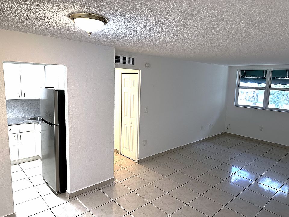 1st image of 666 W 81st St APT 219