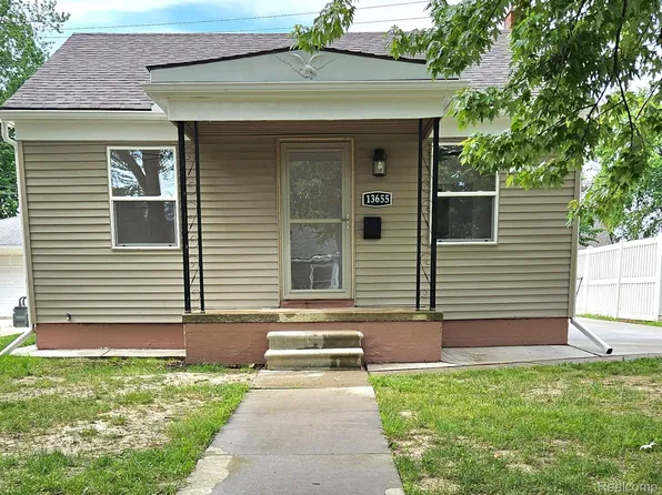 13655 Rosedale St, Southgate, MI 48195