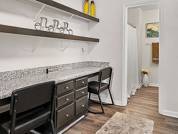 Built-In-Desk-01-Wilmington-Commons-Wilmington-NC