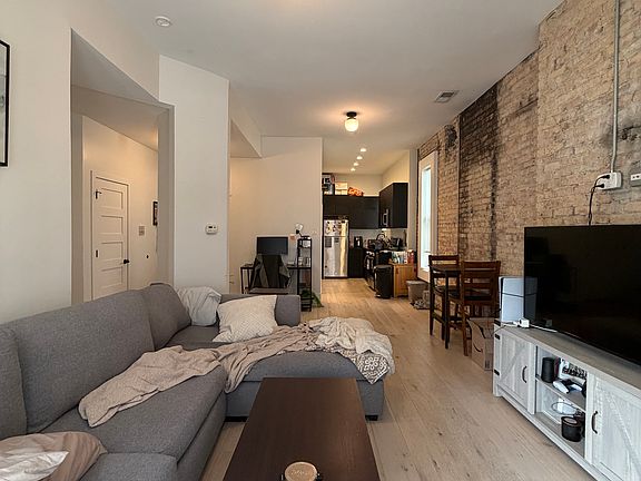 4th image of 324 S Racine Ave #2NF