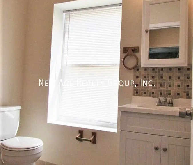 4030 Green St #2 — Photo 13