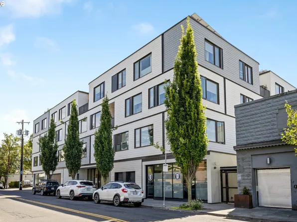 4262 SE Belmont St APT 201, Portland, OR 97215
