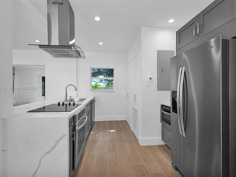 NE 81st St — Photo 10