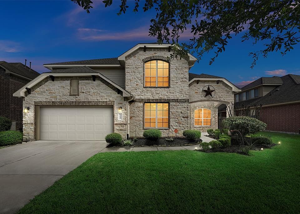 Presenting 2619 Colony Haven Circle