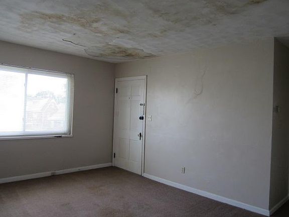 3rd image of 388 Morris Dr