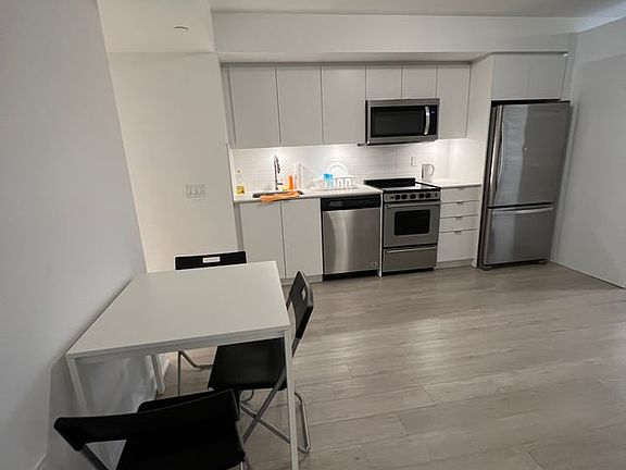 4th image of 44 Lillian St #1502A