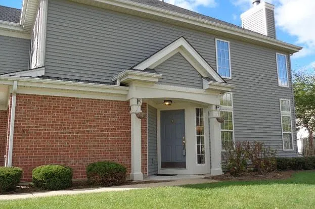 3 bed, 2.5 bath, 1621 sqft, $2,499 — Photo 2