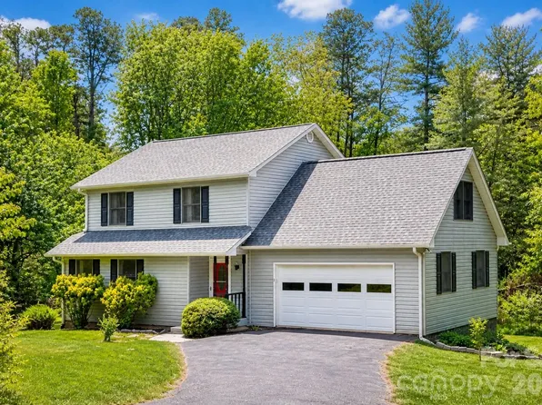 3 Crooked Creek Dr, Asheville, NC 28804