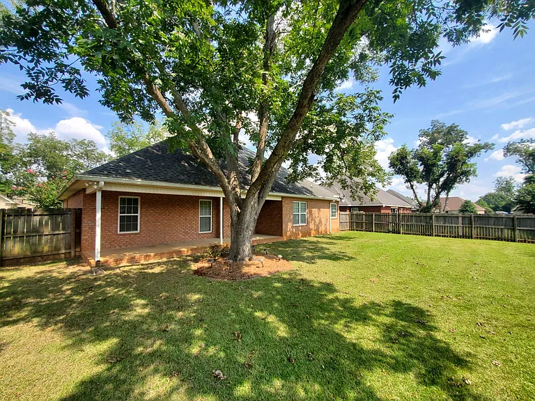 109 Norfolk Cir — Photo 3