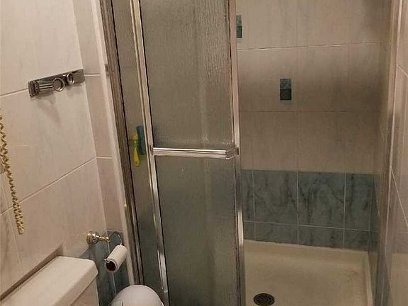 4th image of 6125 98th St APT 4K