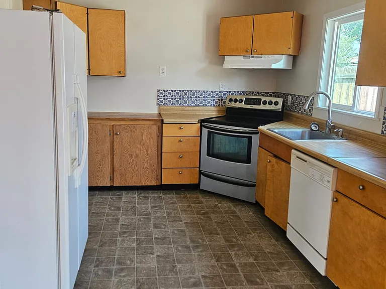 1224 Garcia St NE — Photo 5