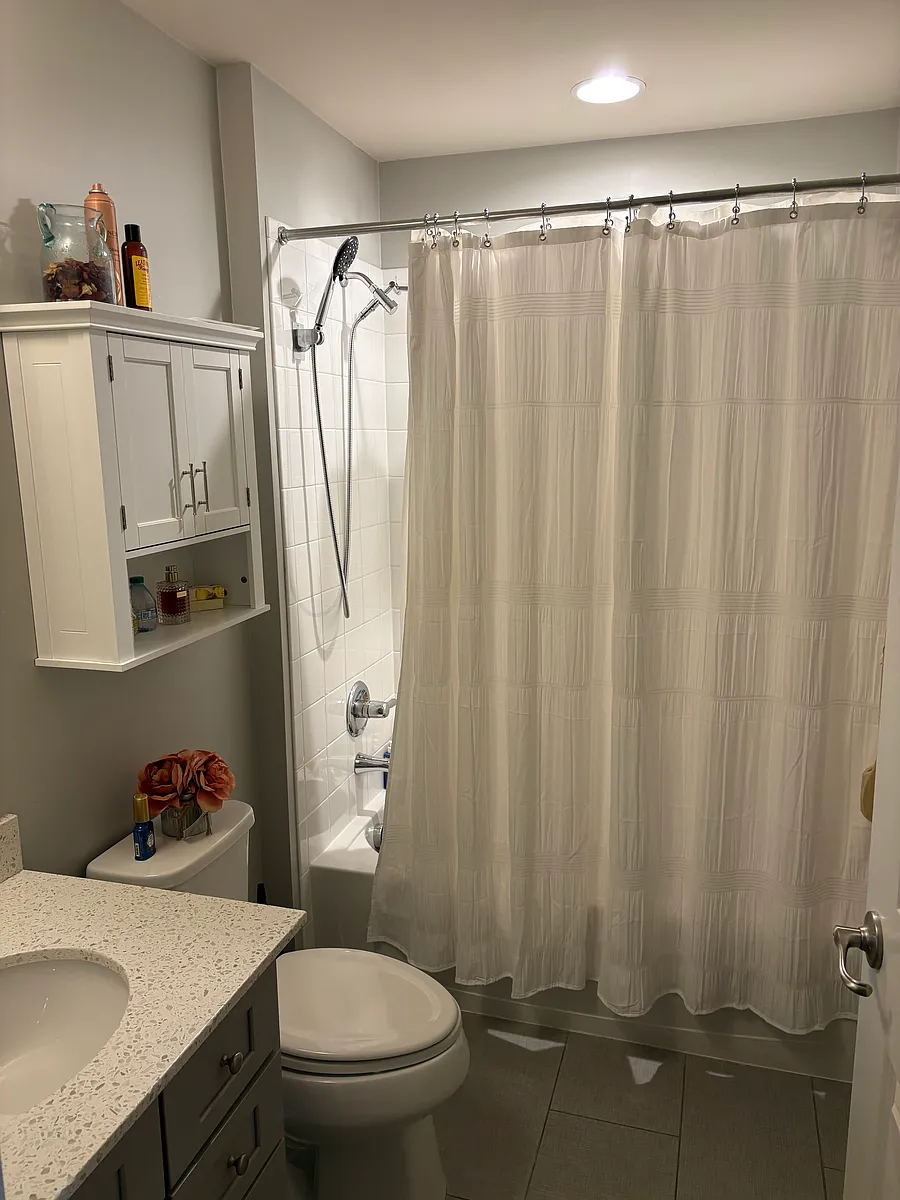 Private bathroom - Kenway Ln