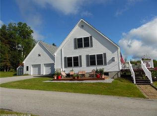 8 Spruce Knoll Ln, Searsport, ME 04974