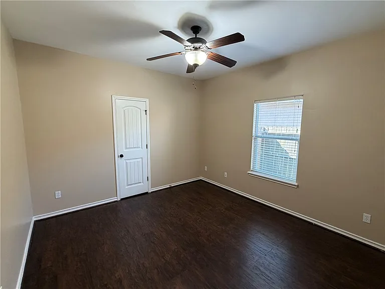 8317 Pocono Cir — Photo 17