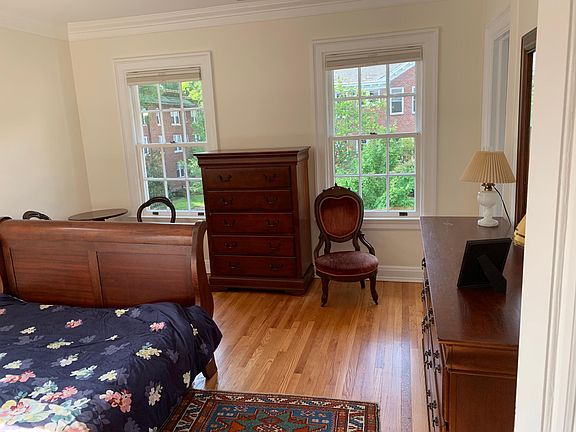 5th image of 1028 Monmouth Ave