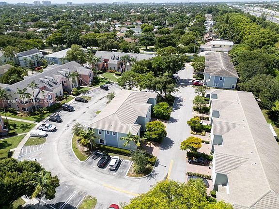 4th image of 1350 Crystal Way #108