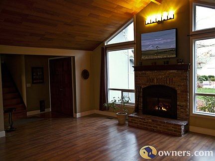 Beautiful brick gas fireplace
