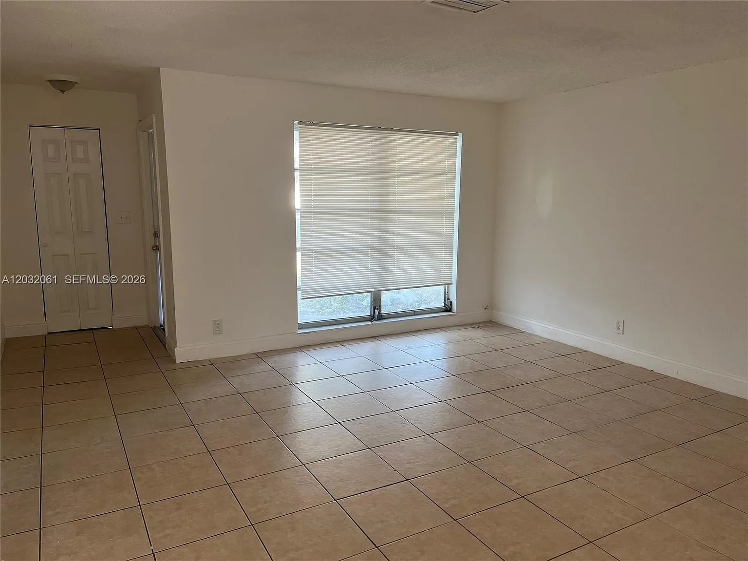 Lauderhill Manor — Photo 2
