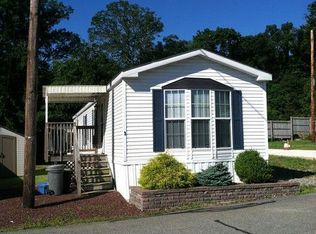 3 Makepeace Dr, Oak Ridge, NJ 07438