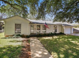 204 S Davis Dr, Arlington, TX 76013