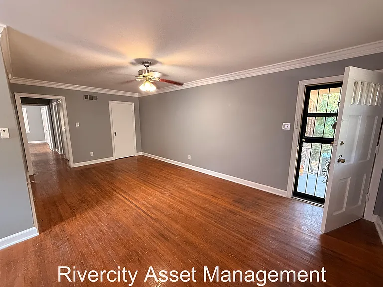 757 Houston St — Photo 3