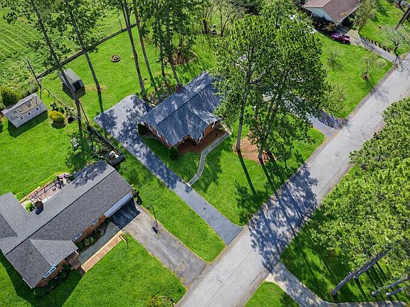 2nd image of 510 Gaston Dr