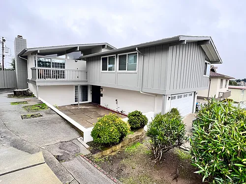 2273 Shannon Dr Photo 1