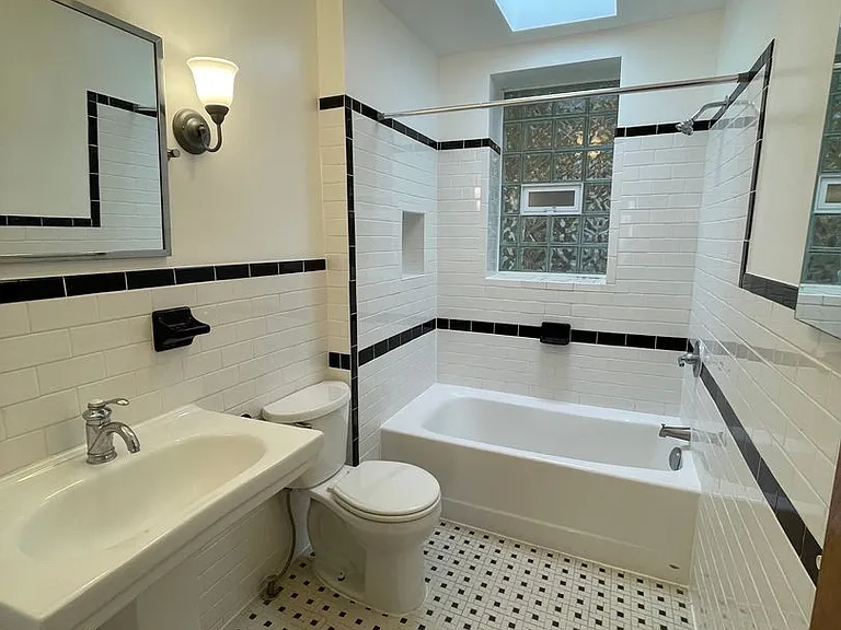 539 24th St NE — Photo 29