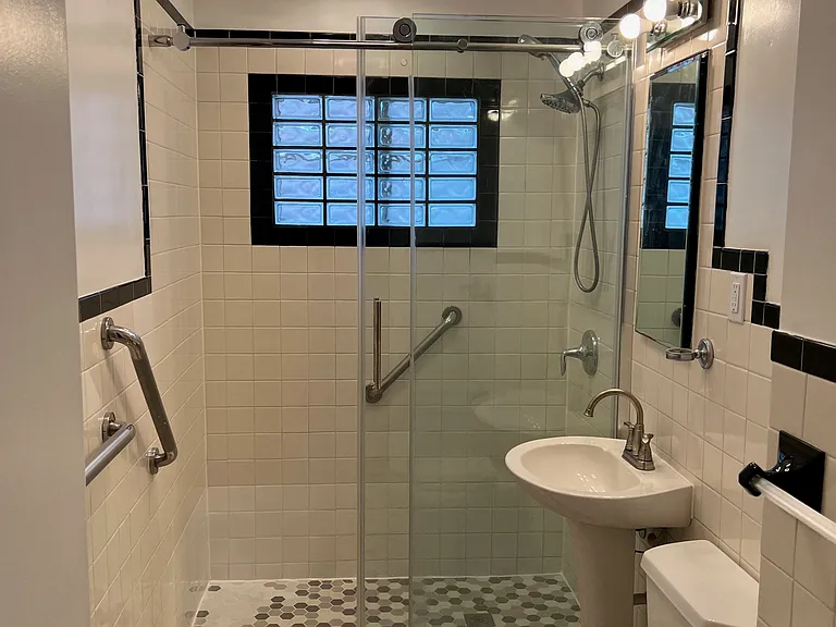 3048 Central St #1 — Photo 7