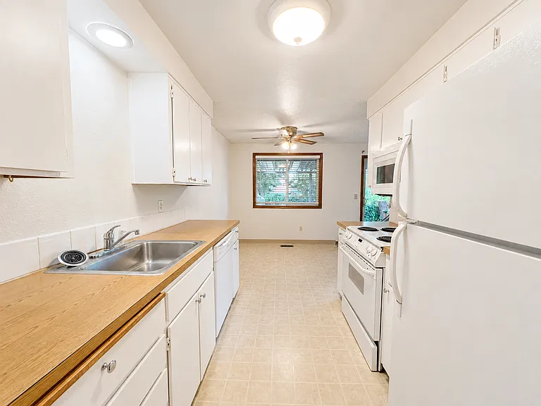 21318 SE Alder Ct — Photo 8