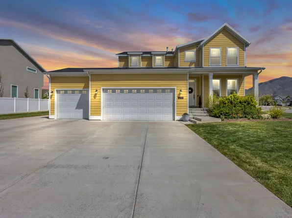 2195 S Betsys Way, Kaysville, UT 84037
