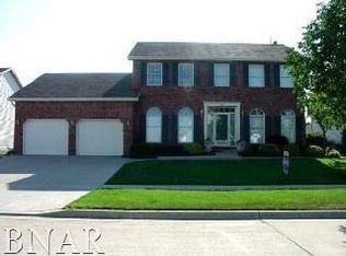 27 Prenzler Dr, Bloomington, IL 61704