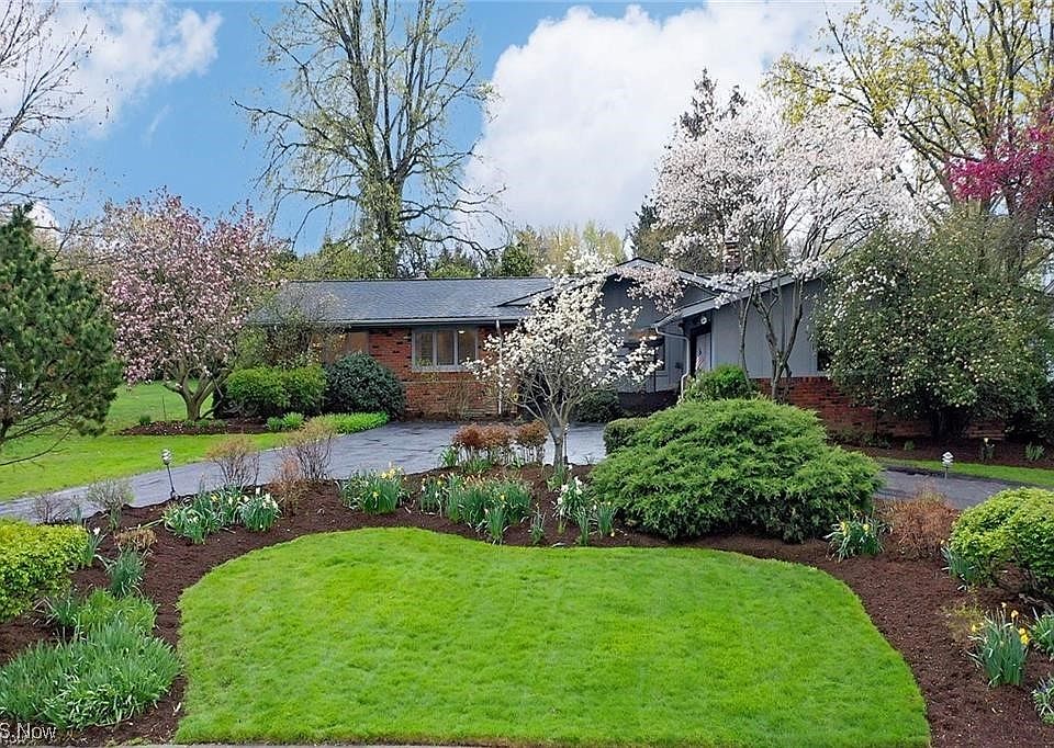 1st image of 24758 Hawthorne Dr
