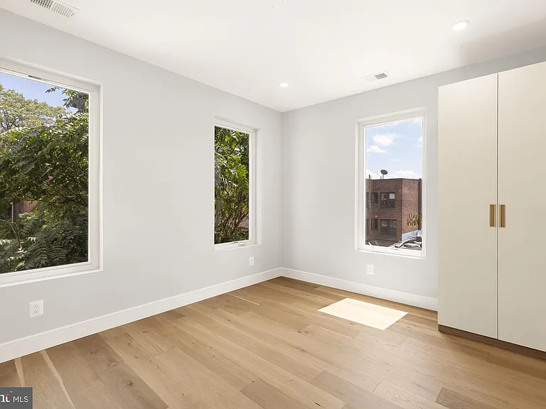 3215 Mount Pleasant St NW #201 — Photo 17