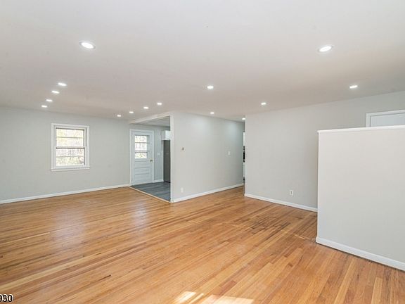 2nd image of 200 Conklintown Rd