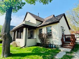 1237 E Walnut - Triplex