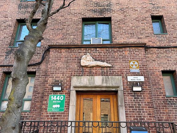 2nd image of 1440 Wood Road #2F