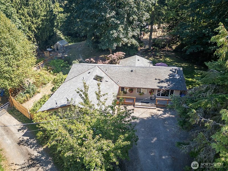 2nd image of 2295 Deer Park Road