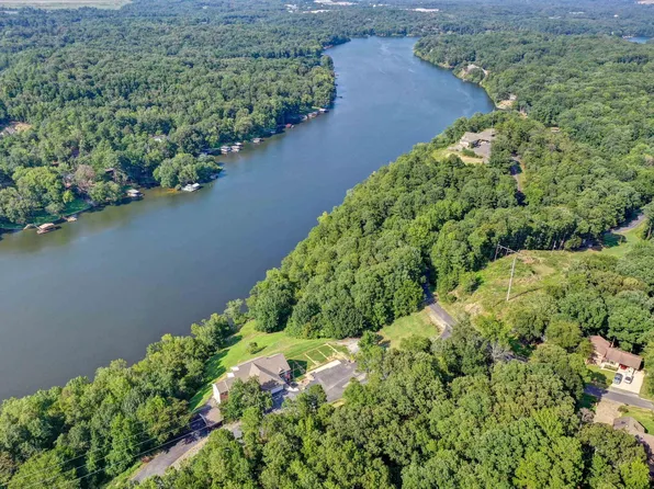 Independence Dr, Hot Springs National Park, AR 71913
