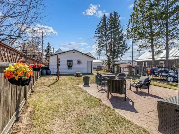 4923 E 51st Ave, Holden, AB T0B 2C0