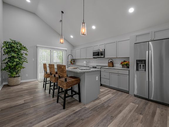 5th image of 714 Florida St