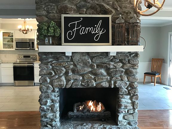 Gas fireplace