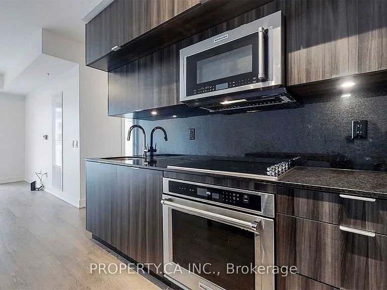 80 Vanauley St #315 — Photo 9